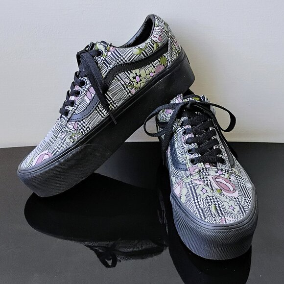 Vans Men's Old Skool Stackform/Platform Sneaker in Lovely Tapestry Floral Black - Picture 11 of 13